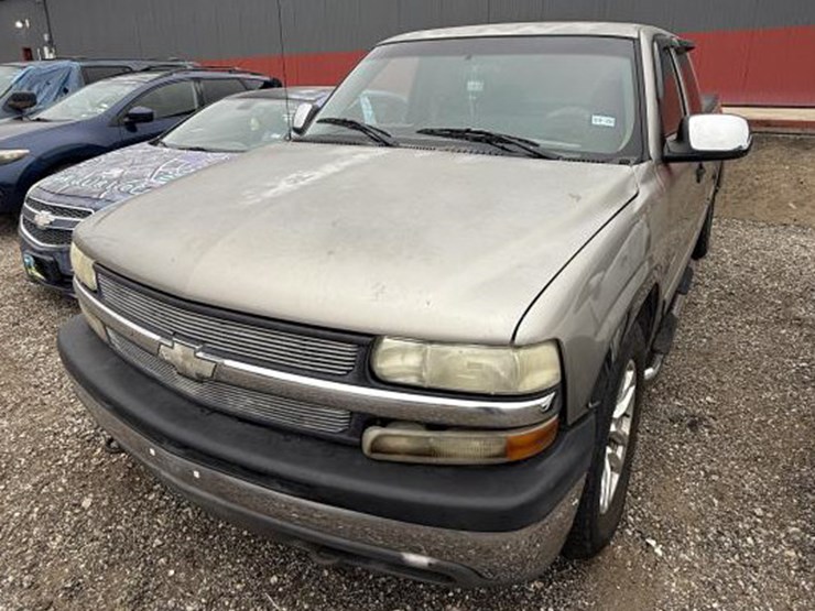 2000-chevrolet-1500-image-1