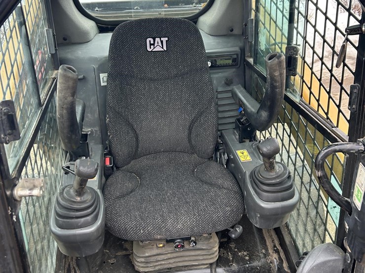 caterpillar-262d-image-39