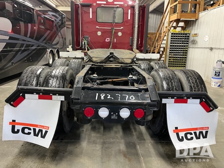 2018-kenworth-t680-image-16