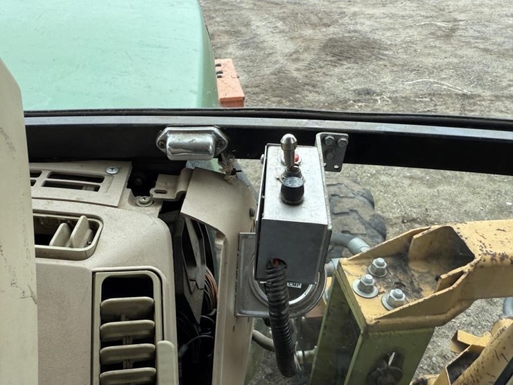 john-deere-6410-image-27