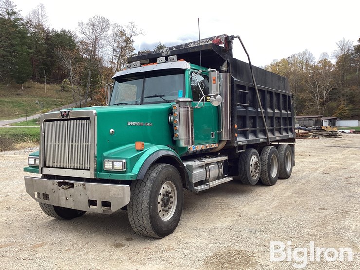 western-star-4900fa-image-1