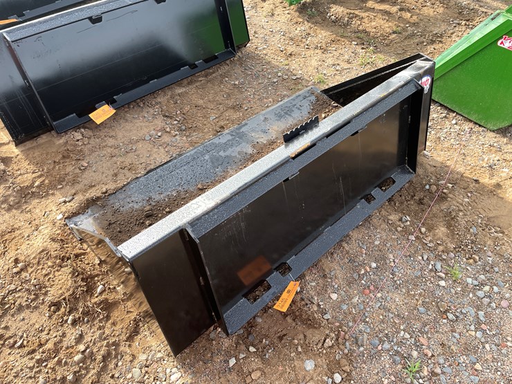 #2012-•-bucket-attachment-image-3