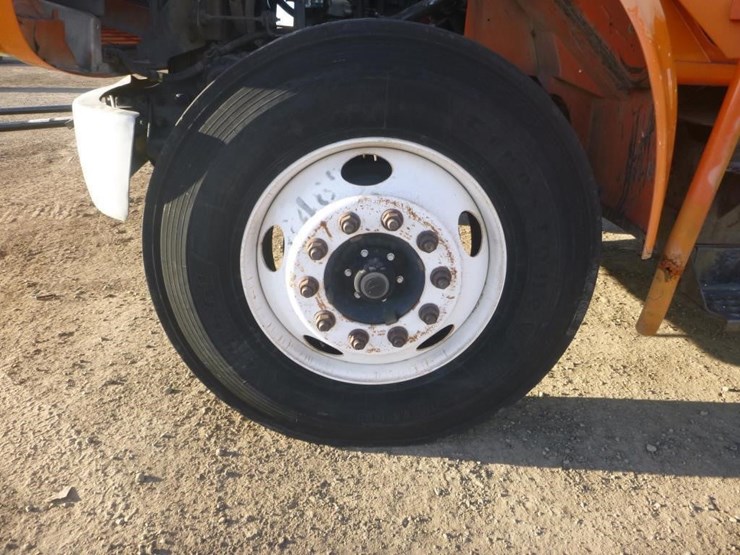 international-4900-image-16