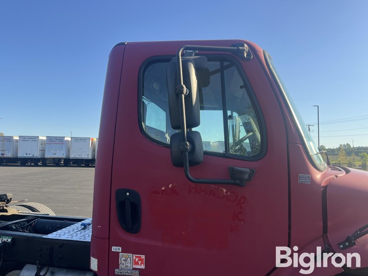 freightliner-m2-106-image-13