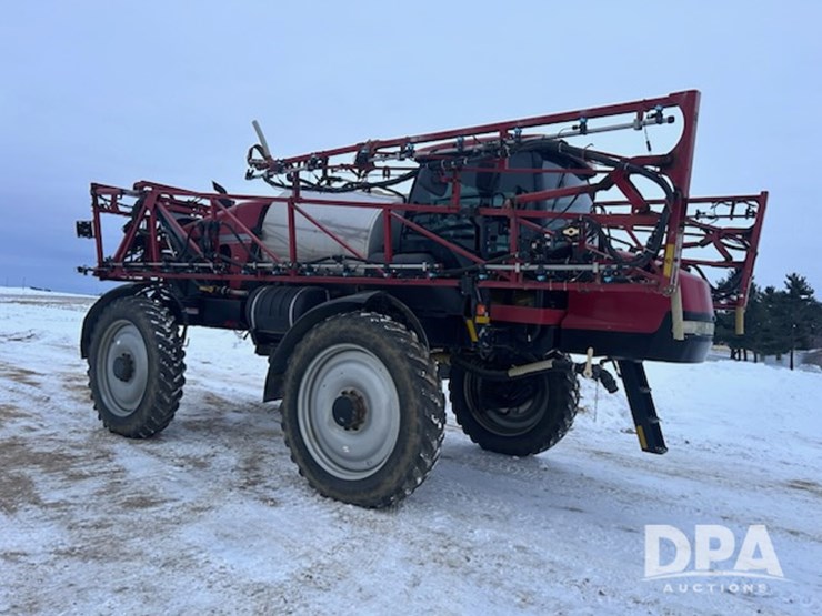 case-ih-patriot-3330-image-4