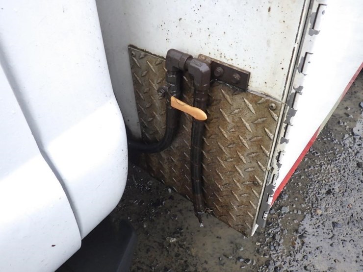 2006-ford-f550-image-18