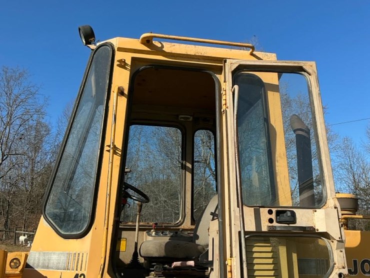 1989-deere-444e-image-17