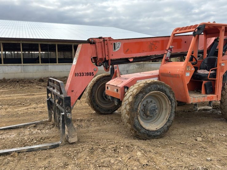 #107-•-2015-jlg-6042-telehandler-image-2