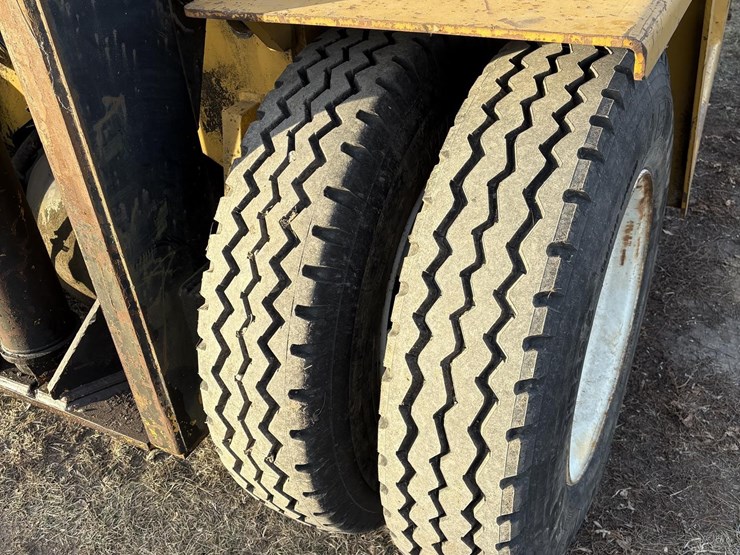 caterpillar-v200b-image-8