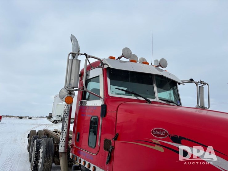 peterbilt-365-image-27