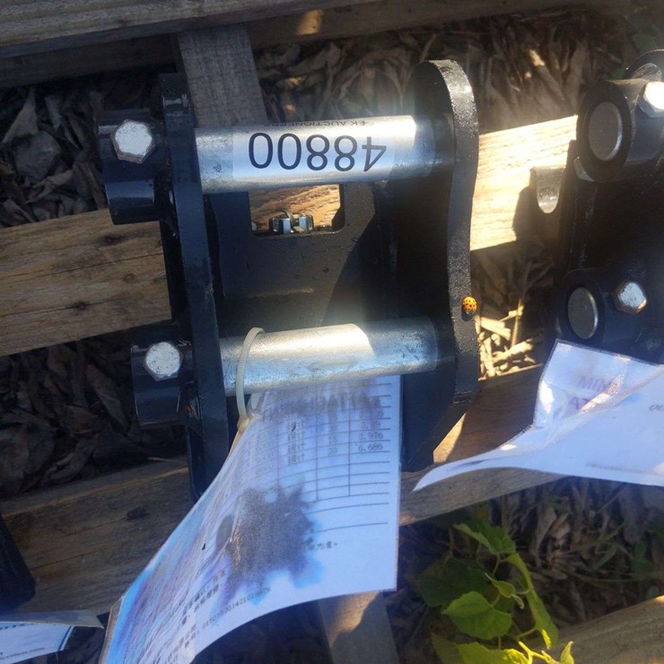 UNUSED TPM MINI EXCAVATOR QUICK HITCH