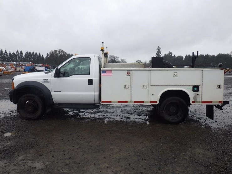 2006-ford-f550-image-8