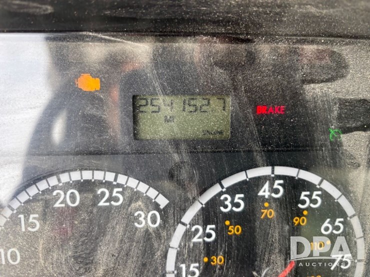 freightliner-114sd-image-70