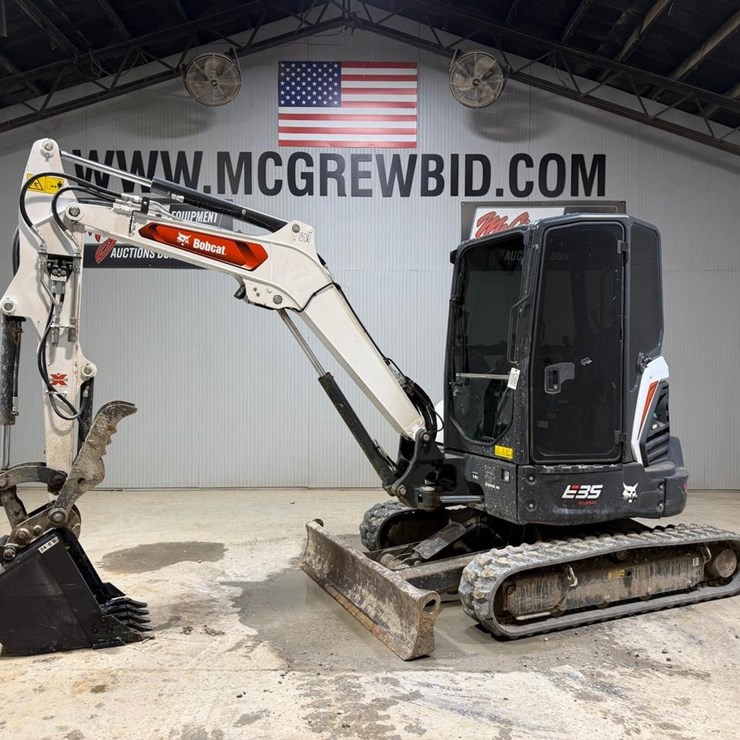 BOBCAT E35