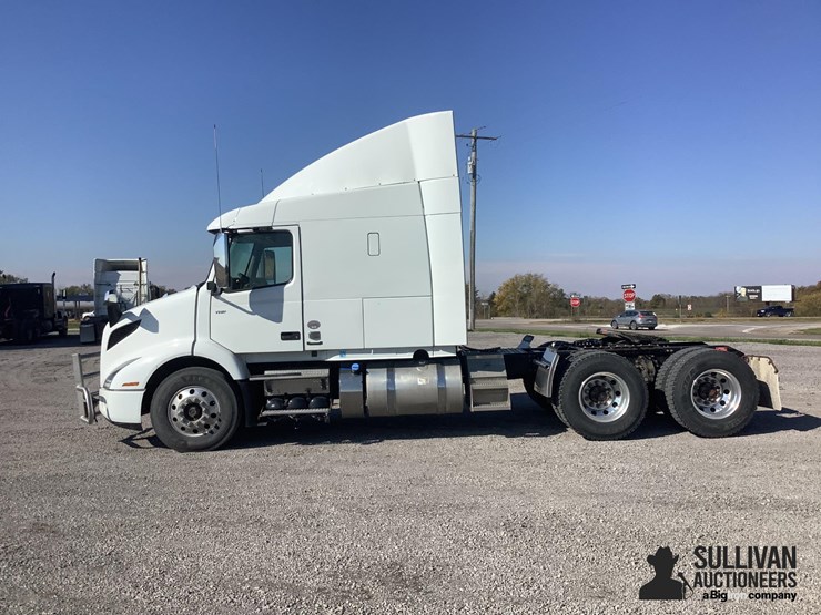 2020-volvo-vnr-t/a-truck-tractor-image-8
