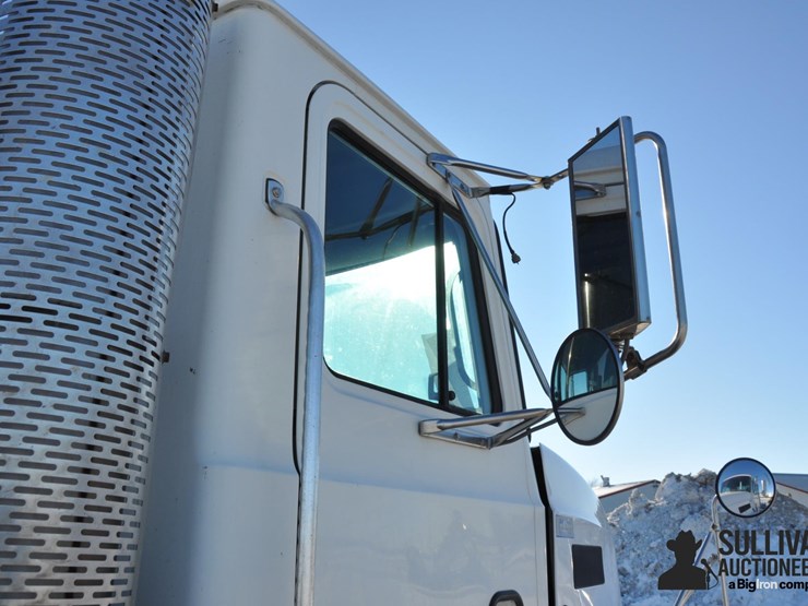 2000-mack-ch613-image-14