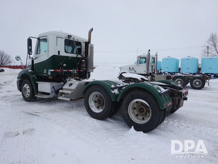 2007-freightliner-columbia-112-image-30