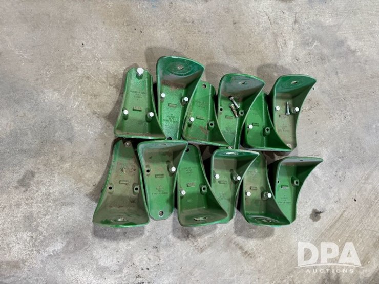 john-deere-12-image-1