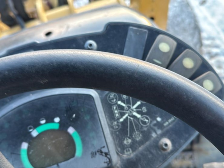 caterpillar-908h-image-37