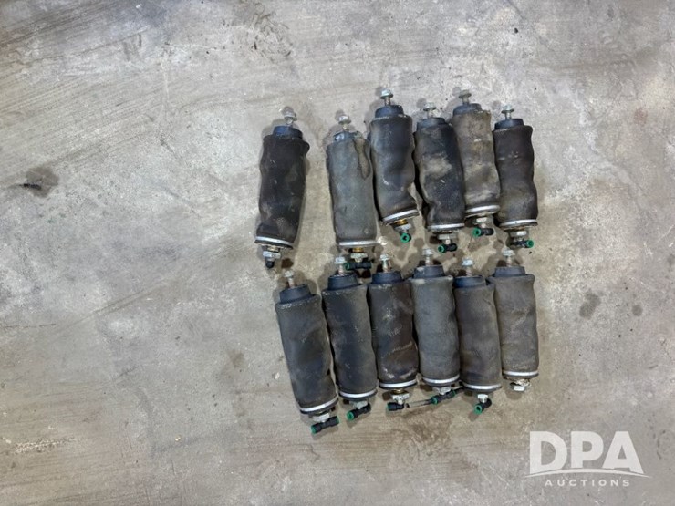 john-deere-12-image-1