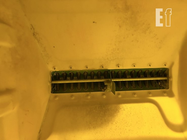 2014-john-deere-db60-image-31