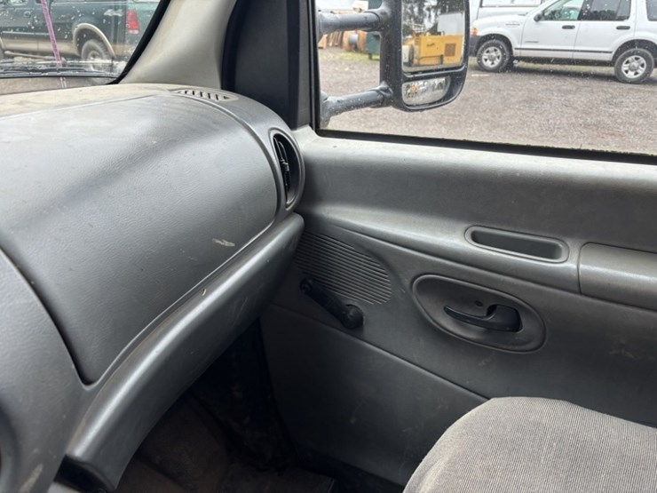 2003-ford-e350-sd-image-38