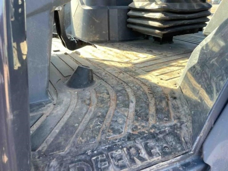 2024-deere-320-p-tier-image-19