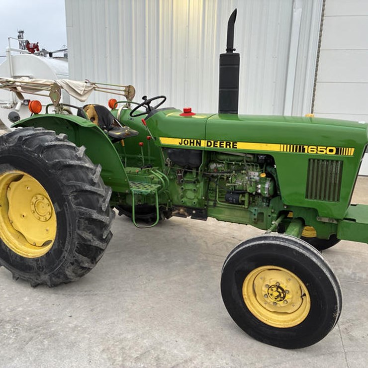 JOHN DEERE 1650
