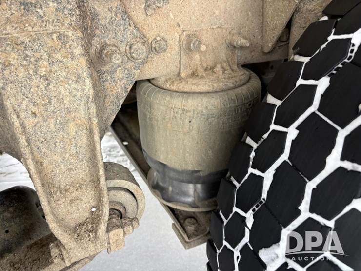 freightliner-114sd-image-58