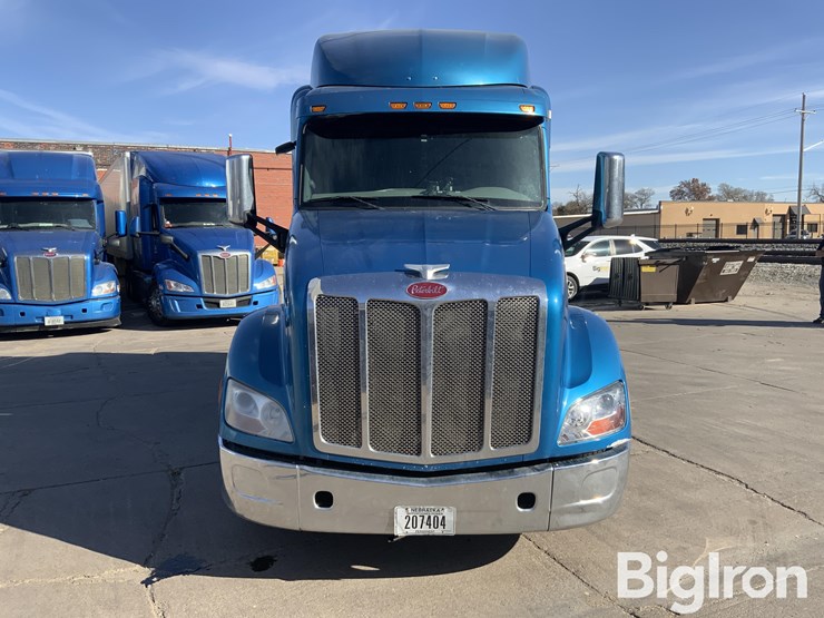 2014-peterbilt-579-image-2