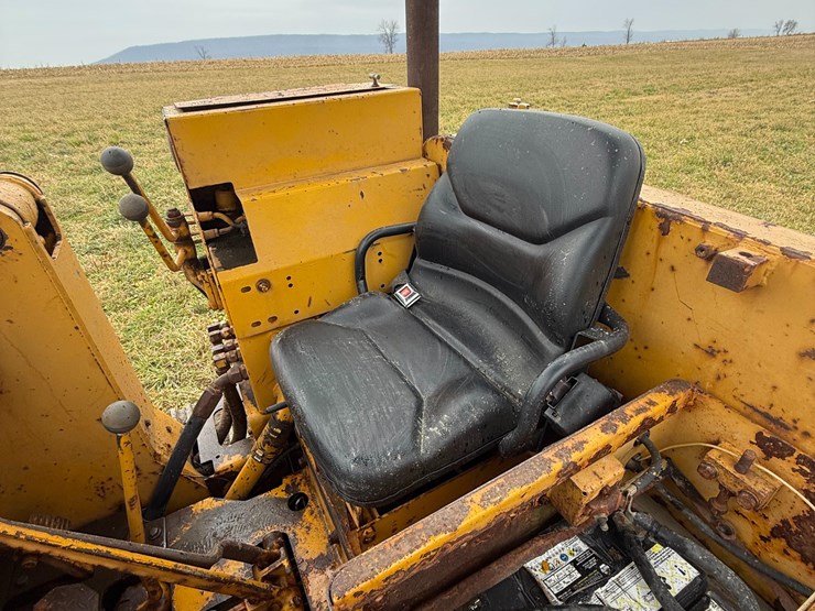 #124-•-allis-chambers-6g-crawler-loader-image-12