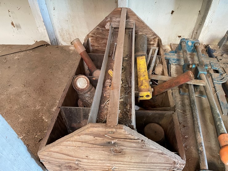 #3719-•-tile-saw,-cutters-and-hardware-box-image-12