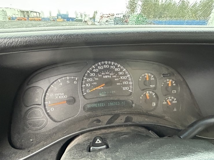 2003-chevrolet-silverado-pickup-image-22