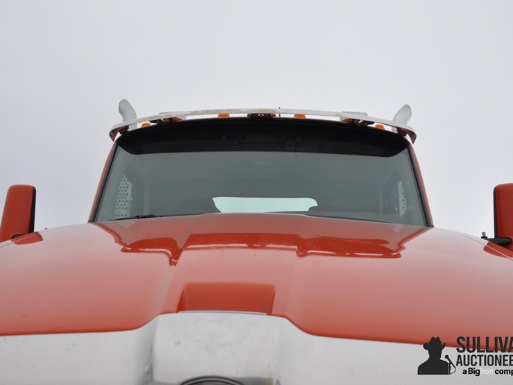 2015-kenworth-t880-image-19