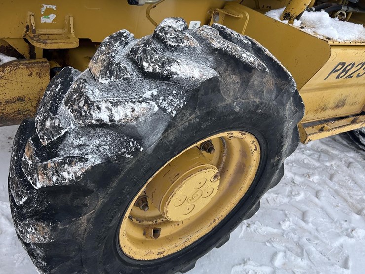 caterpillar-420e-image-12