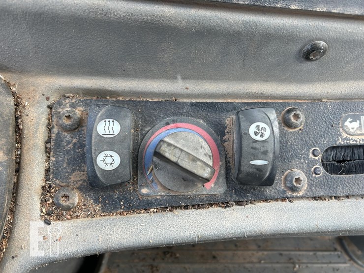 caterpillar-420d-image-68