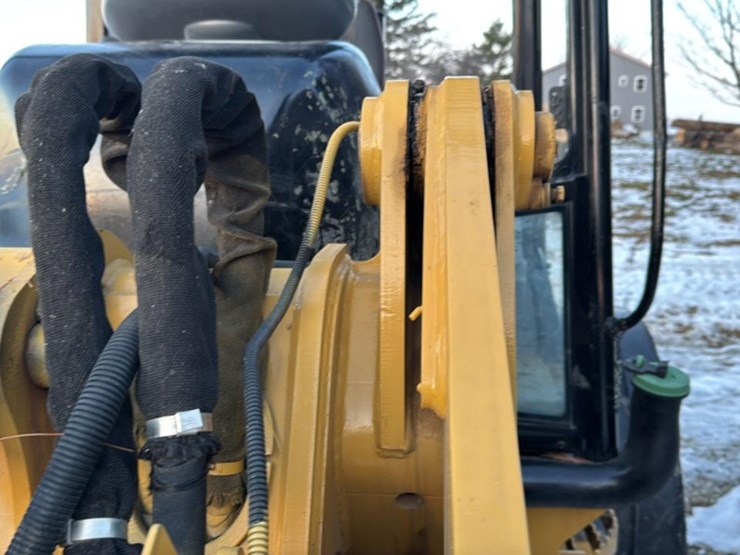 caterpillar-908h-image-16