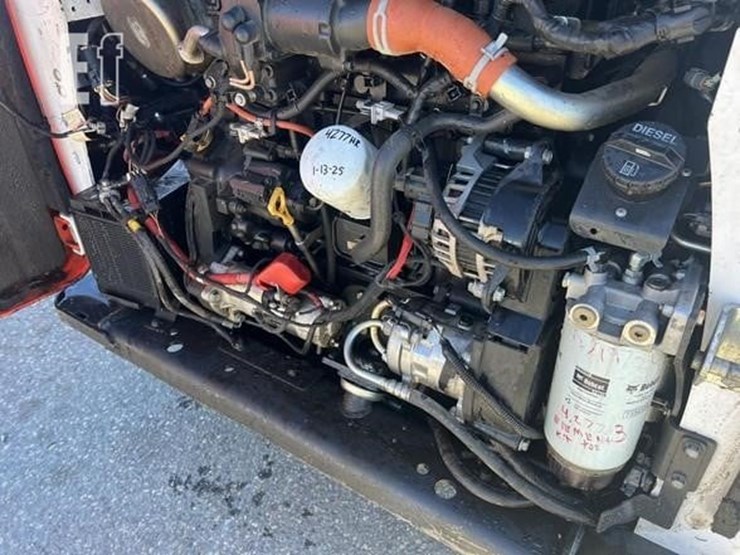 2022-bobcat-s740-image-9