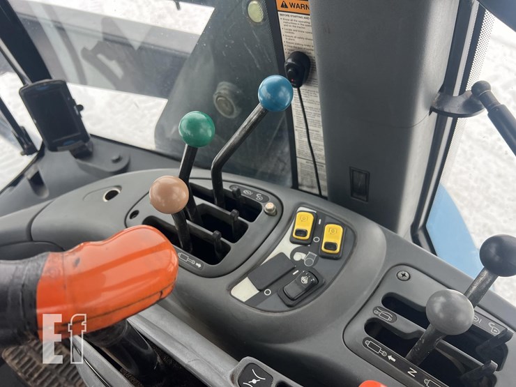 new-holland-tv140-image-43