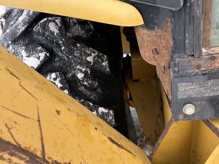 caterpillar-420d-image-25