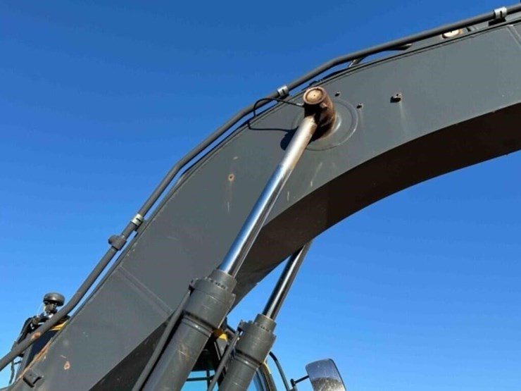 2023-john-deere-210p-excavator-image-15