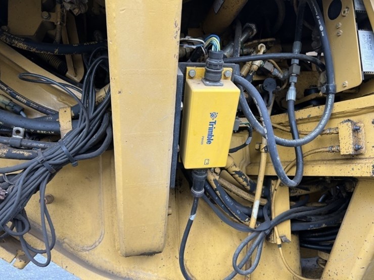 2006-caterpillar-160h-image-43