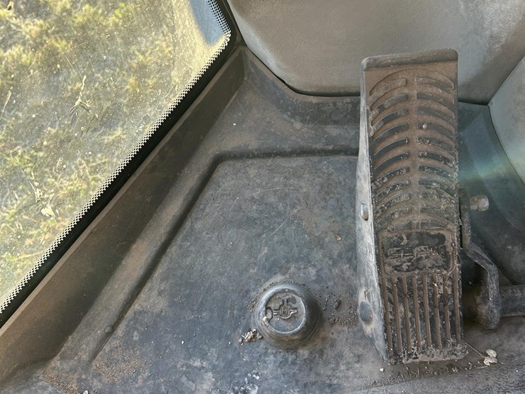 2014-case-721f-xr-image-69