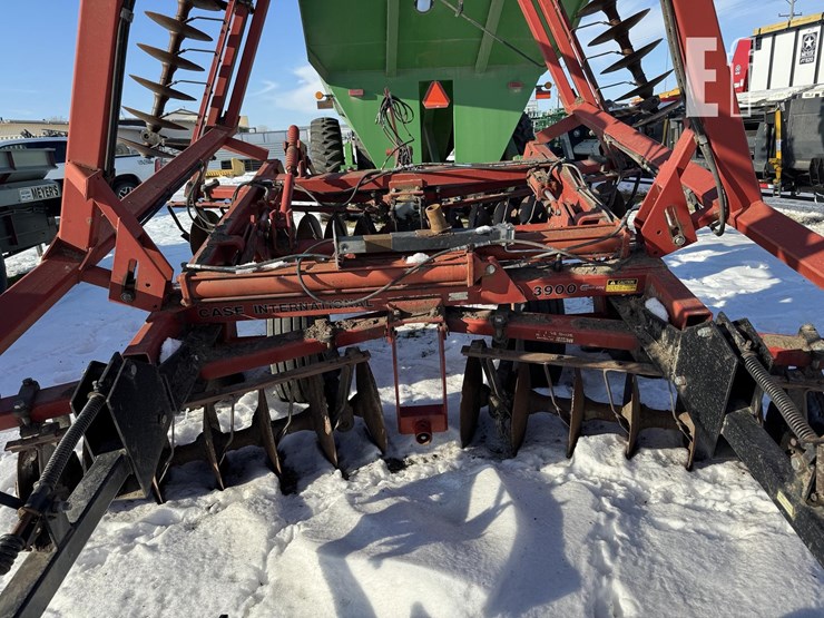 case-ih-3900-image-27