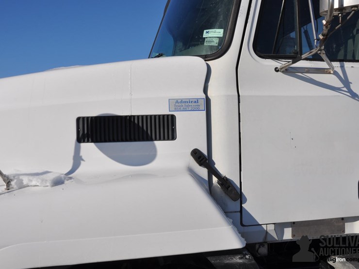 2000-mack-ch613-image-12