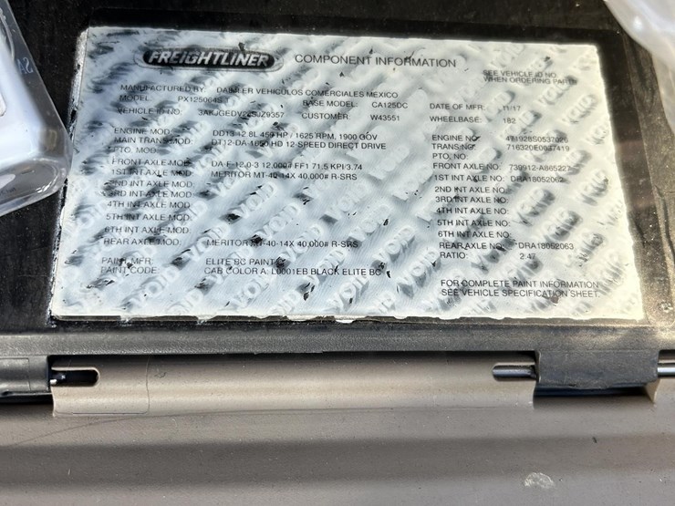 2018-freightliner-cascadia-125-image-46