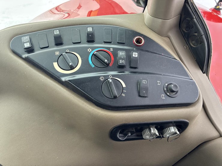 case-ih-magnum-315-image-86