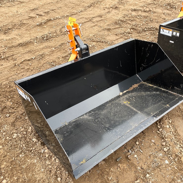 #2091 • Unused 2025 Wolverine Trip Scoop Attachment