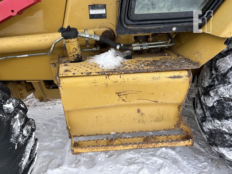 caterpillar-420d-image-20