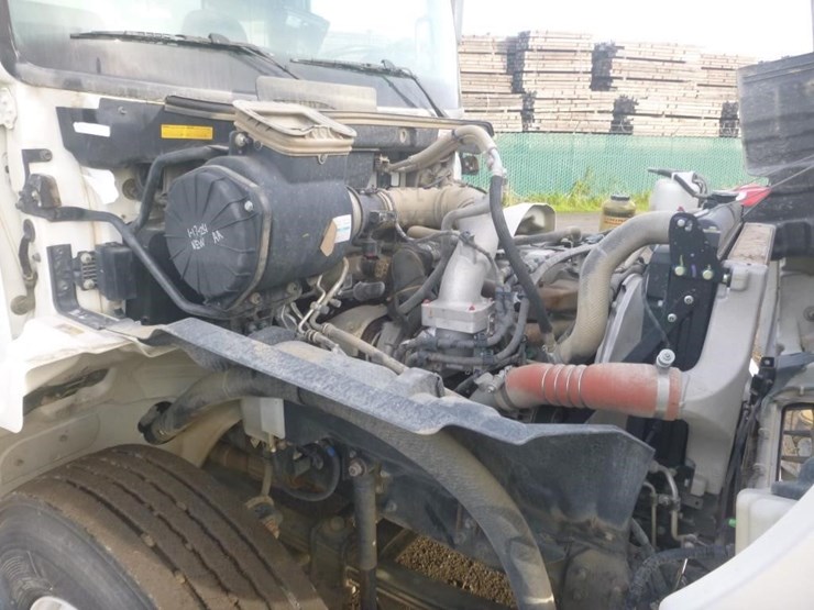 2019-hino-338-image-18